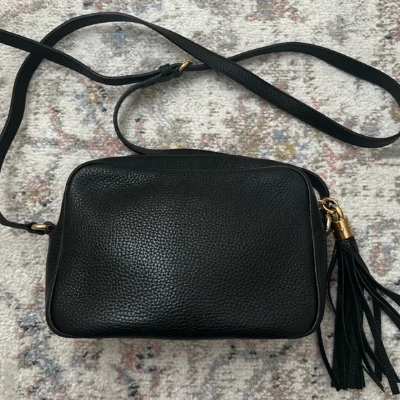 Gucci Black Crossbody Bag with Iconic GG Logo - Picture 2 of 10